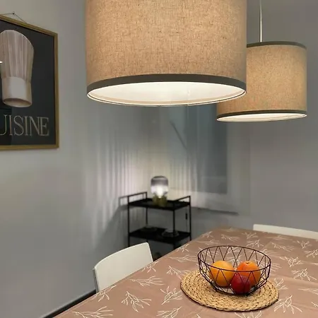 Cozy And Central Apartment-3